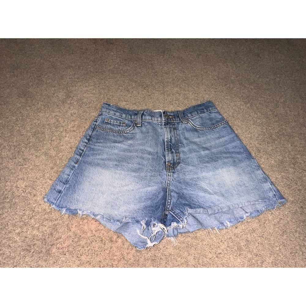 Women's Urban Outfitters BDG Denim Shorts. size 26. soo cute & high waisted‎